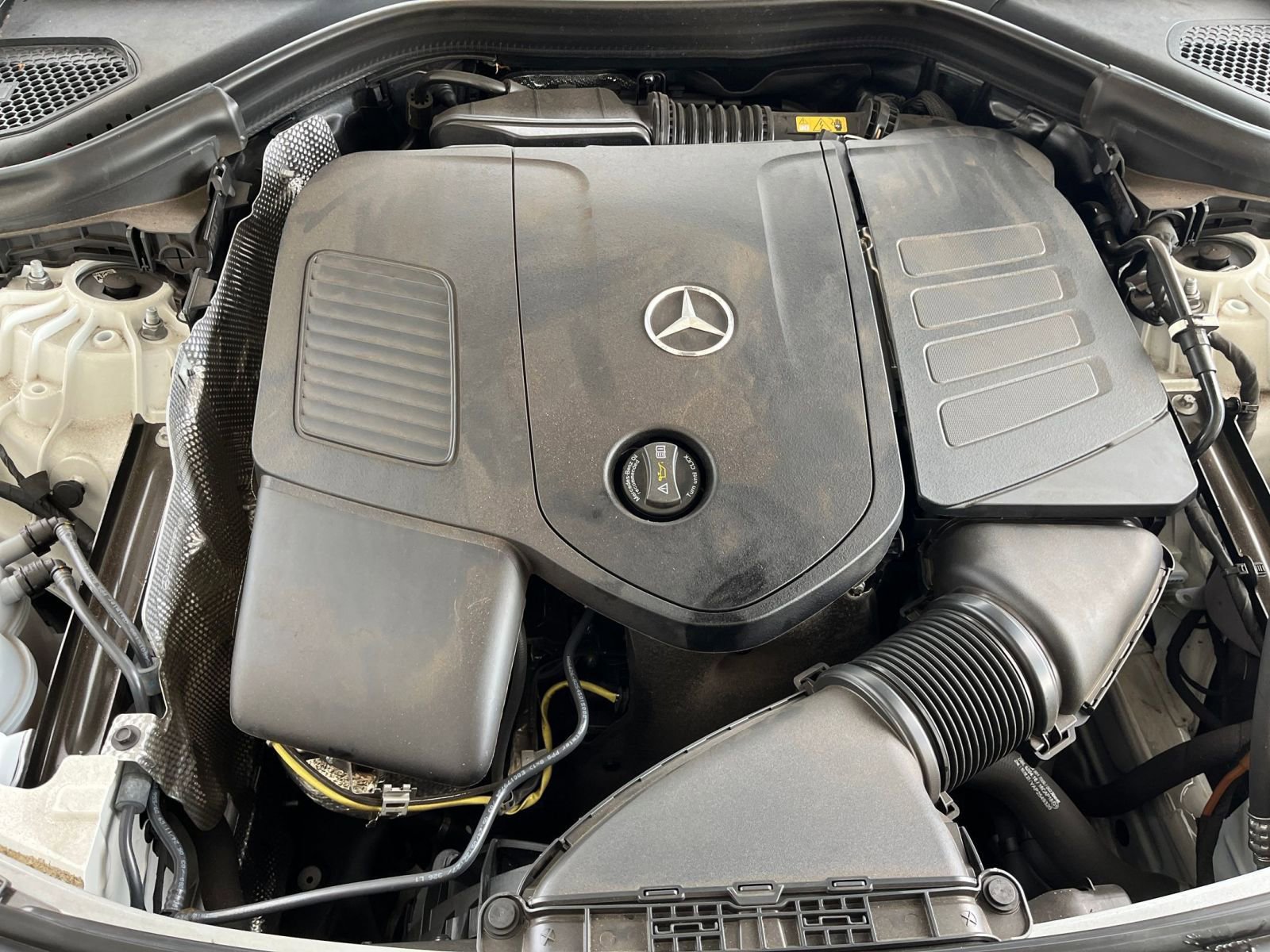 Used 2024 Mercedes-Benz GLC 300 4MATIC image 32