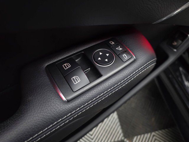 Used 2018 Mercedes-Benz SL 550 image 28