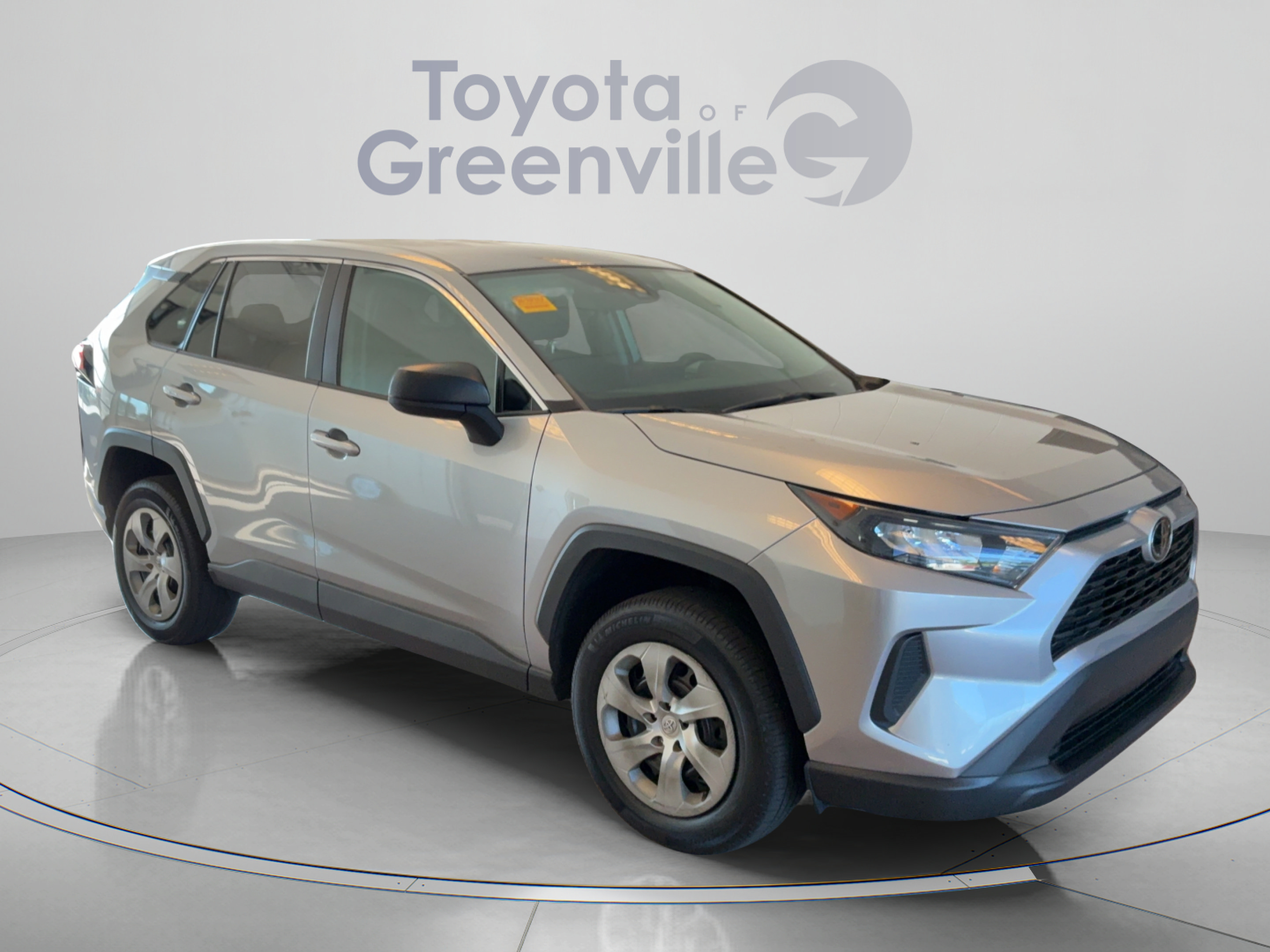 Used 2022 Toyota RAV4 LE AWD/4WD image 8
