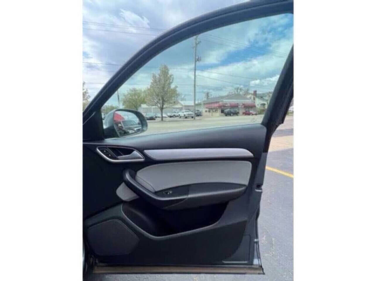 Used 2017 Audi Q3 2.0T Premium image 23