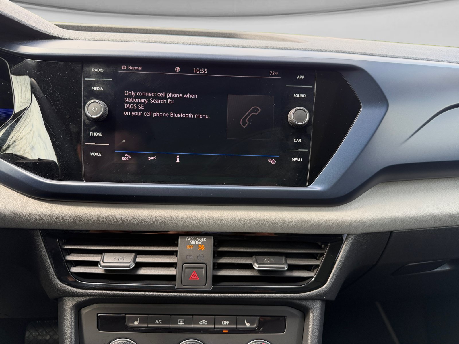 Used 2022 Volkswagen Taos SE w/ Panoramic Sunroof Package AWD/4WD image 24
