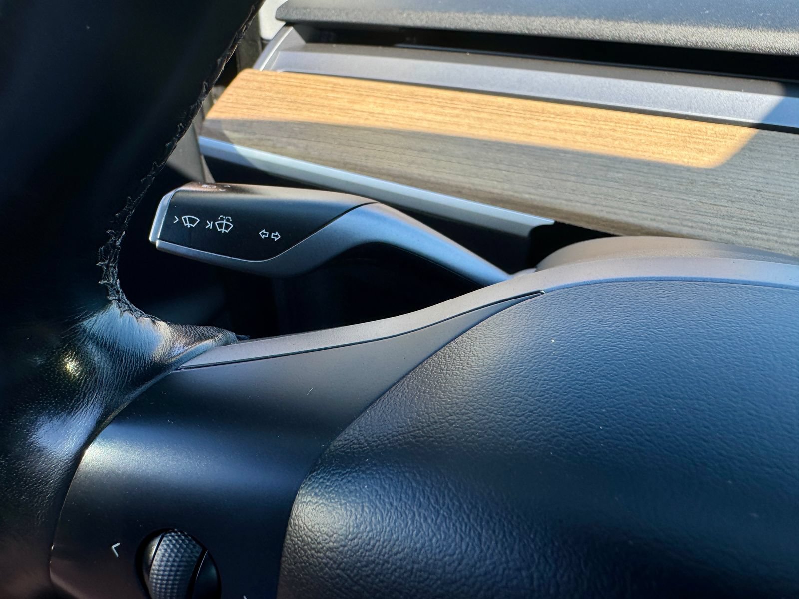 Used 2018 Tesla Model 3 Long Range RWD image 29