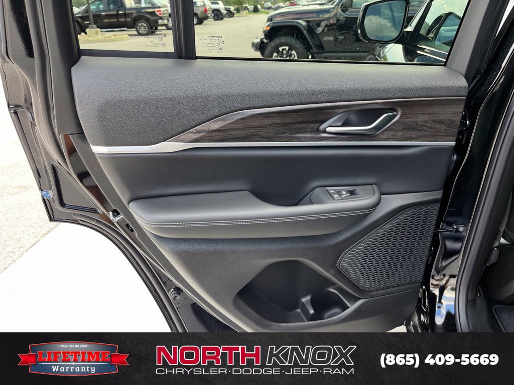 New 2027 Jeep Grand Cherokee 4WD image 18