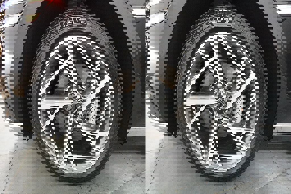 Used 2024 Genesis G90 3.5T image 38