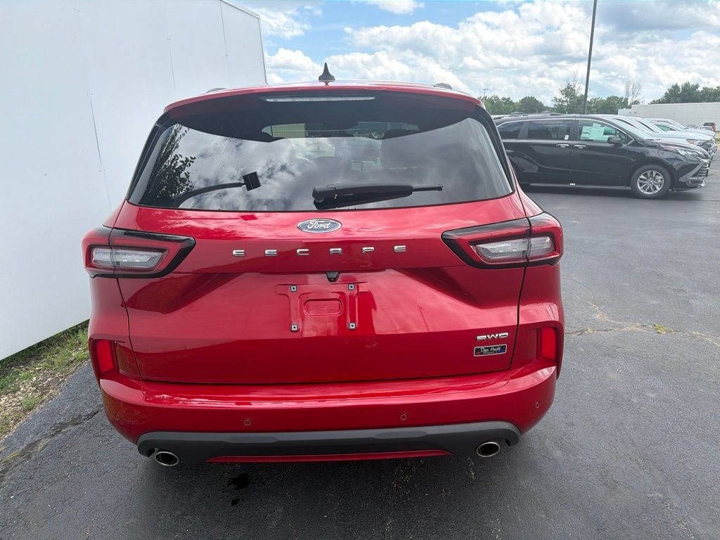 Used 2024 Ford Escape ST-Line w/ Tech Pack #1 AWD/4WD image 8