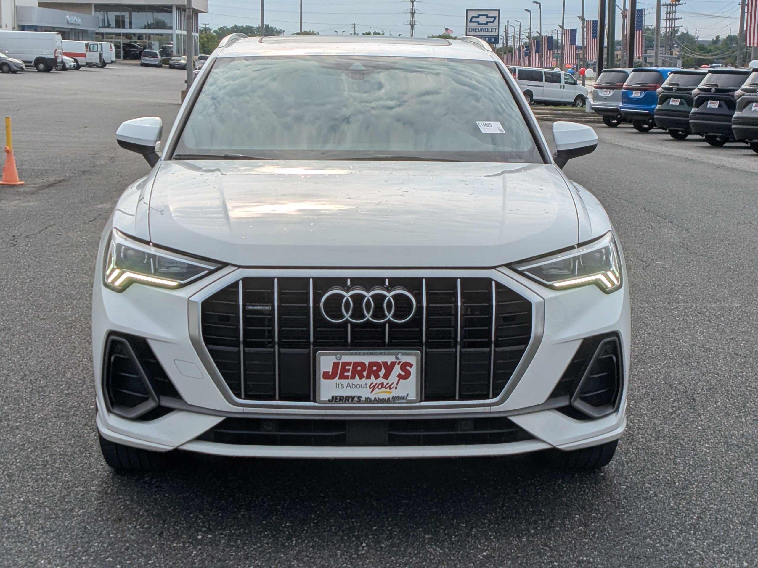 Used 2023 Audi Q3 2.0T Premium AWD/4WD image 2