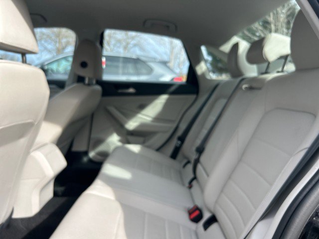 Used 2024 Volkswagen Jetta SE image 23