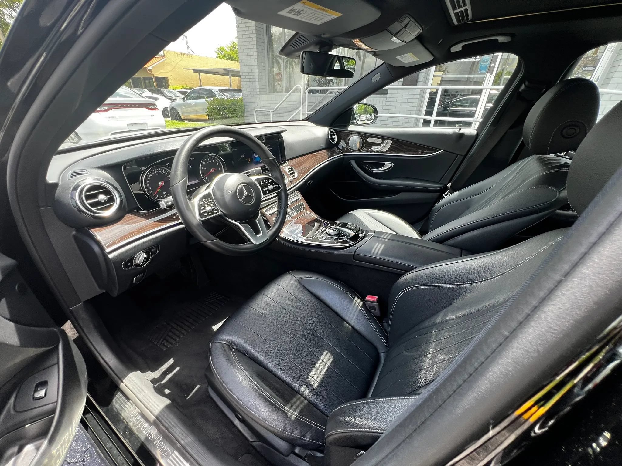 Used 2019 Mercedes-Benz E 450 4MATIC Sedan w/ Premium Package image 17