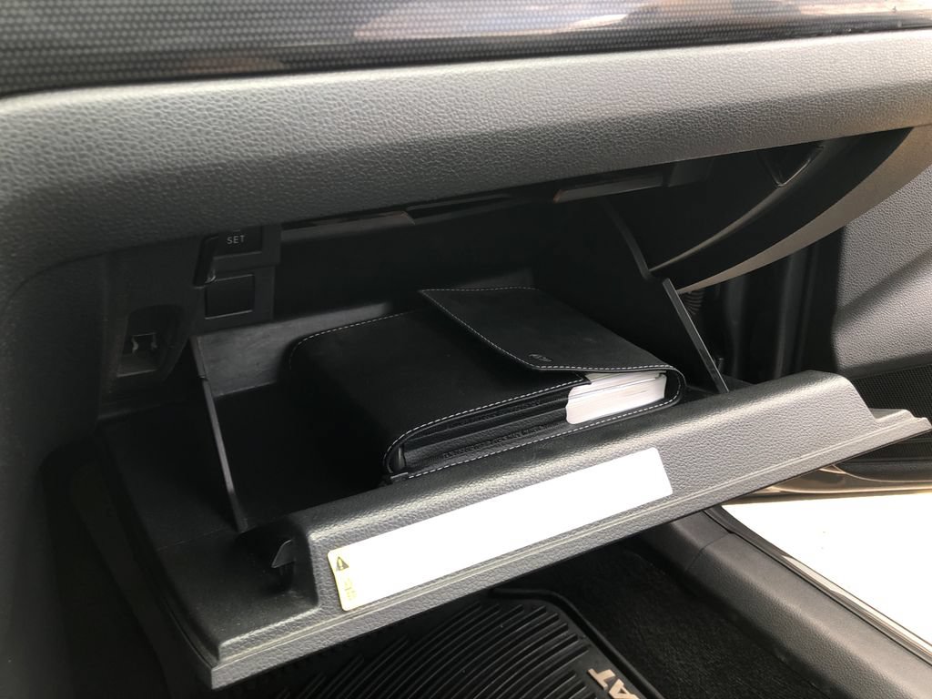 Used 2018 Volkswagen Passat 3.6 FWD image 33