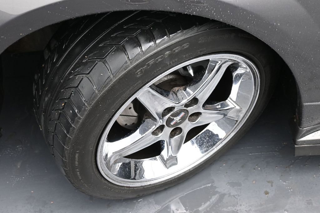 Used 2004 Ford Mustang GT RWD image 14