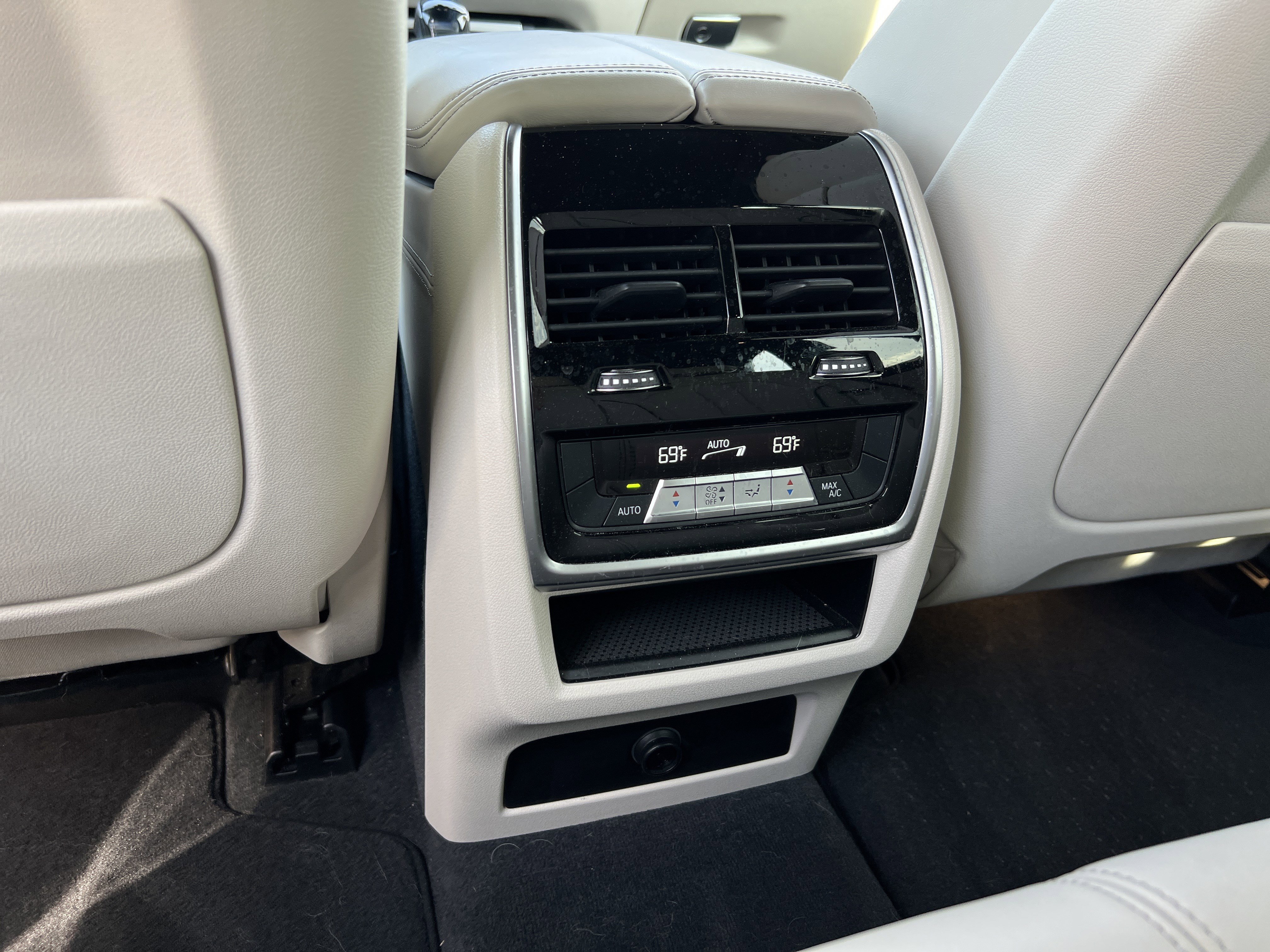 Used 2019 BMW X5 xDrive40i w/ Executive Package AWD/4WD image 42