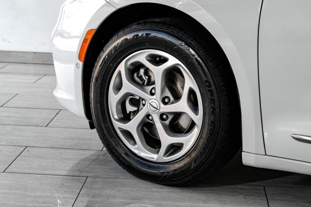Used 2022 Chrysler Pacifica Limited FWD image 55