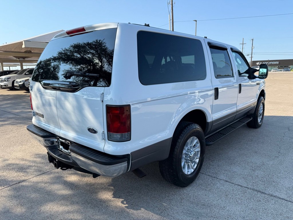 Used 2005 Ford Excursion XLT image 7