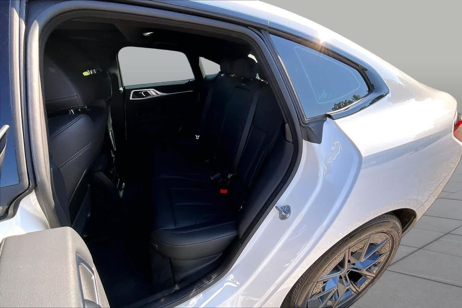 Used 2023 BMW i4 eDrive35 RWD image 21