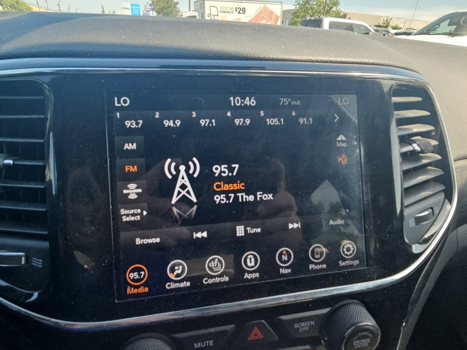 Used 2022 Jeep Grand Cherokee Laredo X image 16