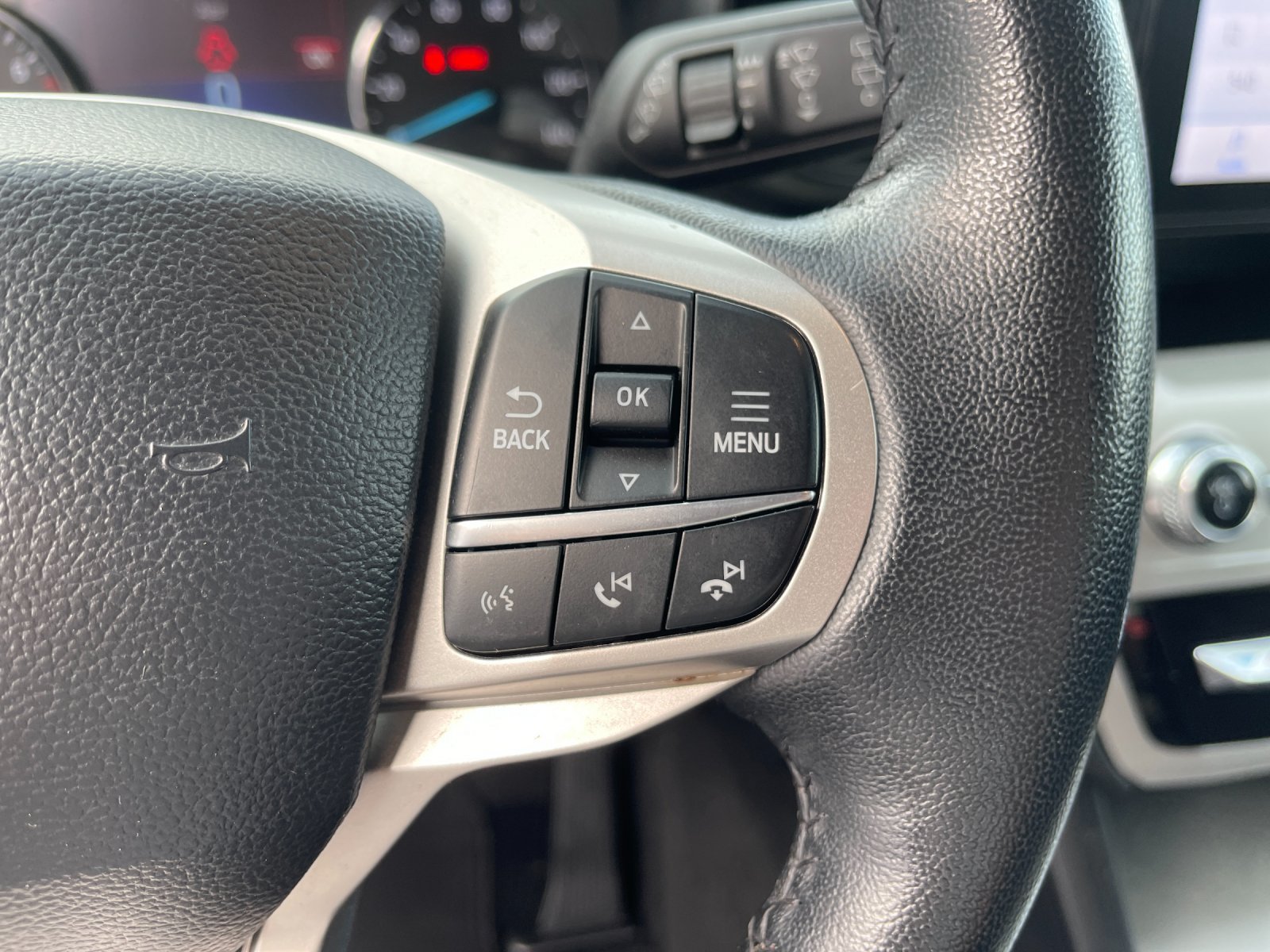 Used 2023 Ford Explorer XLT RWD image 29