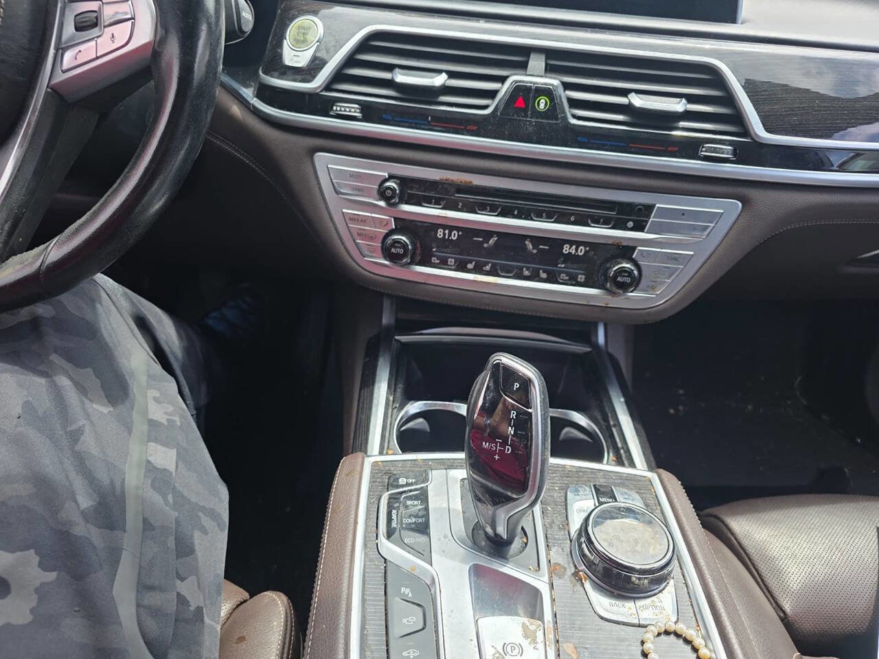 Used 2017 BMW 740i RWD image 9