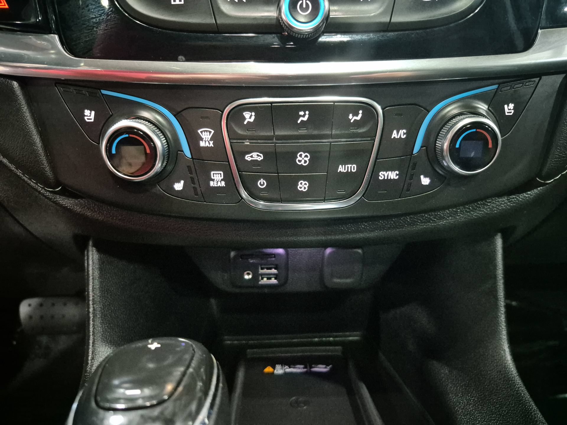 Used 2020 Chevrolet Traverse High Country AWD/4WD image 19