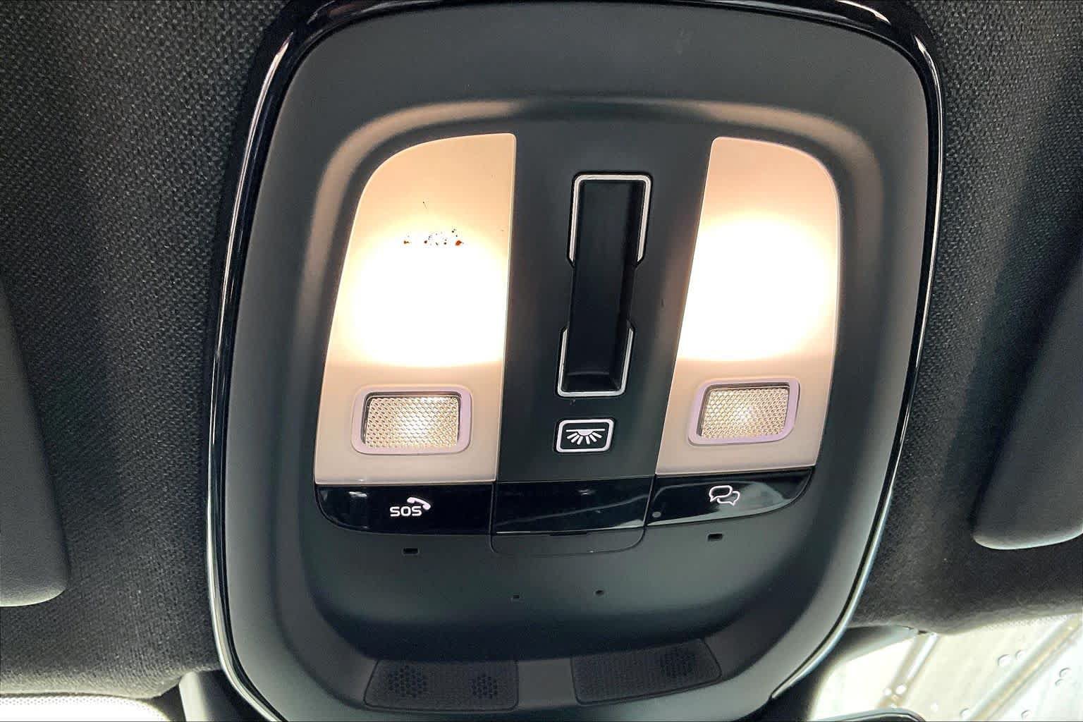 Used 2023 Volvo XC40 Recharge Ultimate AWD/4WD image 31