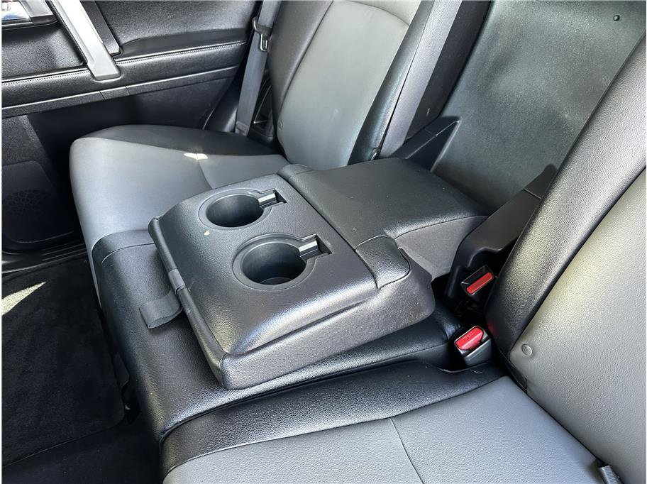 Used 2015 Toyota 4Runner SR5 Premium image 16