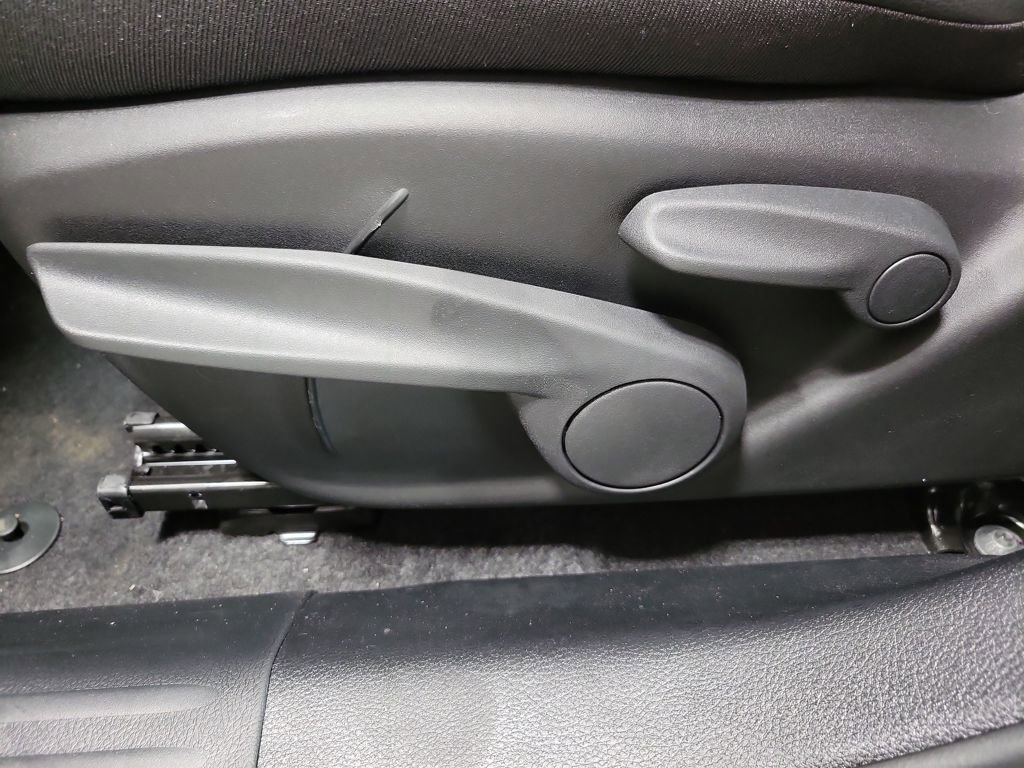 New 2026 Jeep Compass Latitude image 10