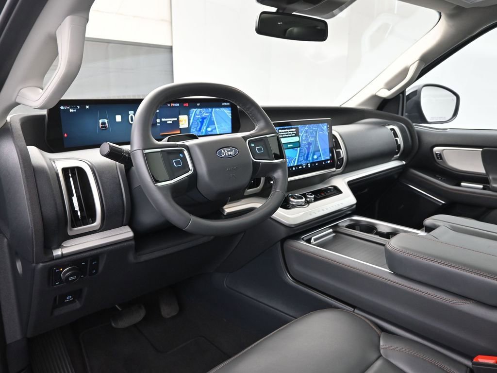 Used 2025 Ford Expedition Active image 21