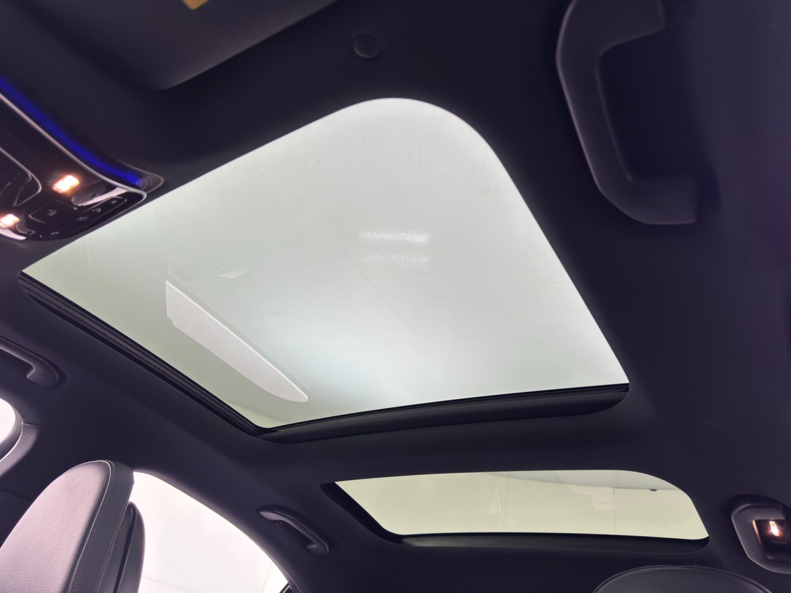 Used 2022 Mercedes-Benz C 300 4MATIC Sedan w/ Exclusive Trim Package image 11