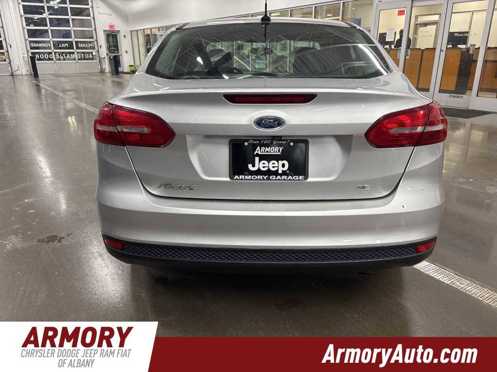 Used 2017 Ford Focus SE w/ Cold Weather Package image 5