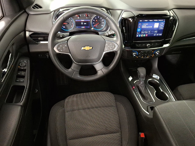 Used 2023 Chevrolet Traverse LT w/ LPO, Cargo Package AWD/4WD image 2