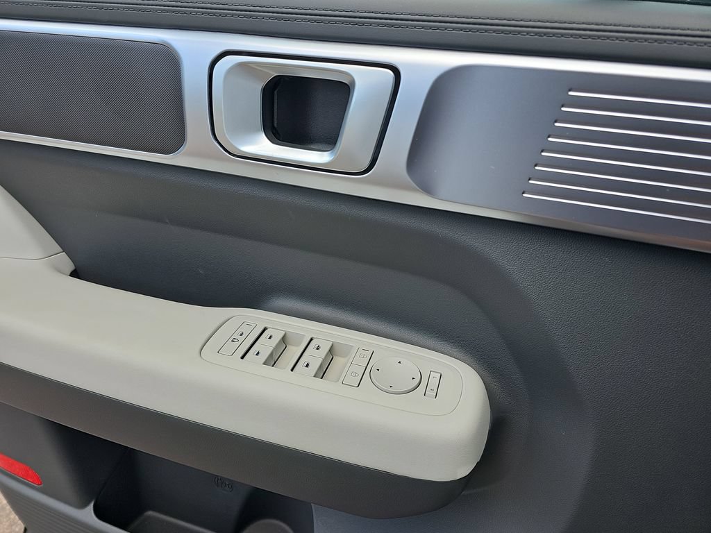 Certified 2025 Hyundai Santa Fe SE FWD image 23