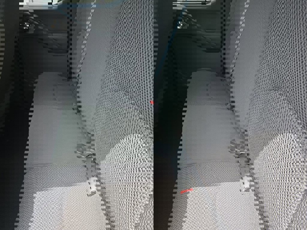 Used 2020 Nissan Frontier SV w/ Midnight Edition Floor Mats image 16