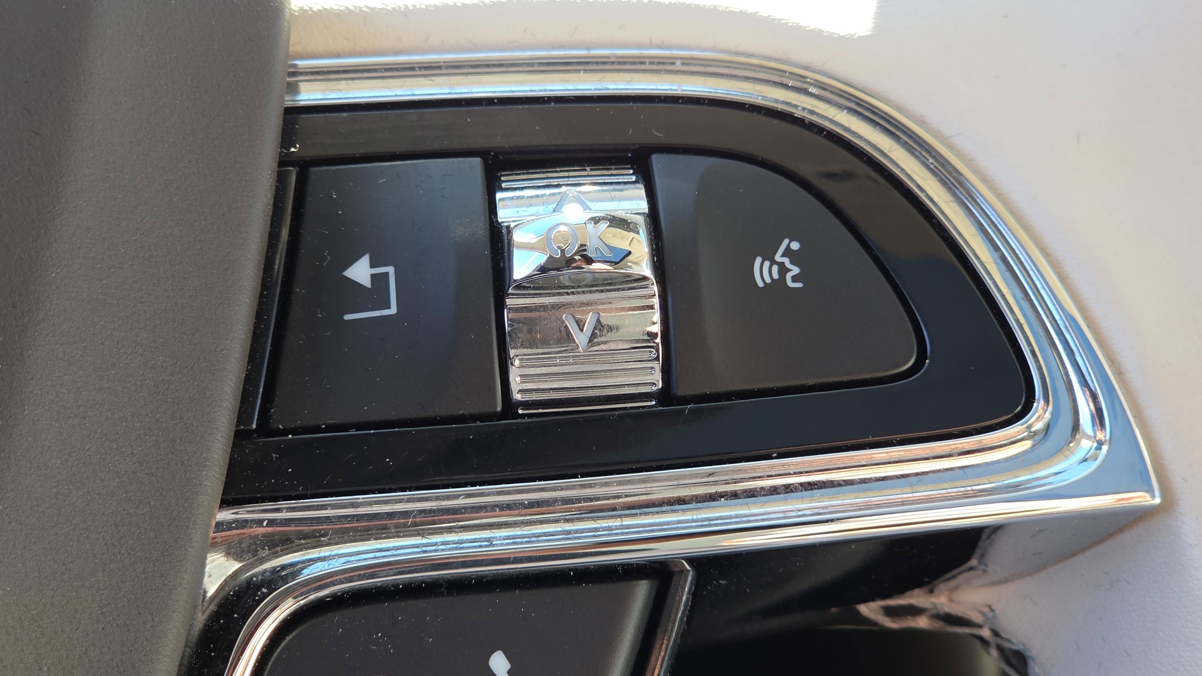 Used 2022 Lincoln Nautilus Black Label w/ Cargo Utility Package image 36