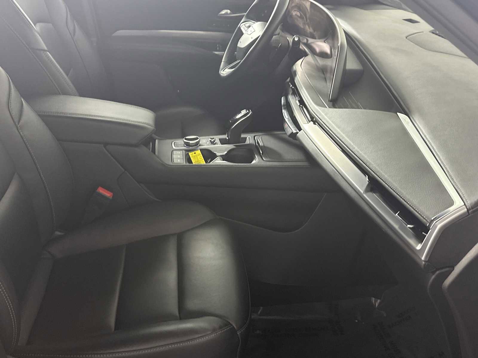 Used 2025 Cadillac XT4 Premium Luxury image 14