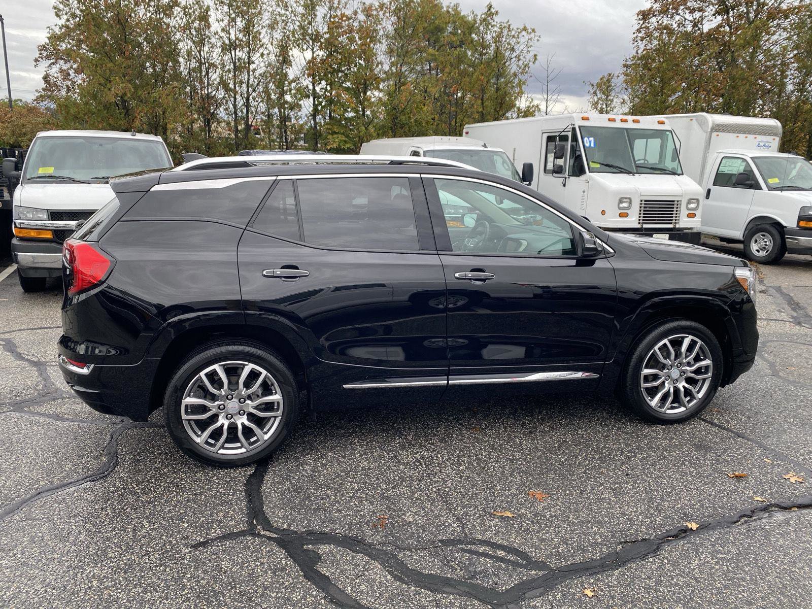 Used 2022 GMC Terrain Denali w/ LPO, Floor Liner Package image 8