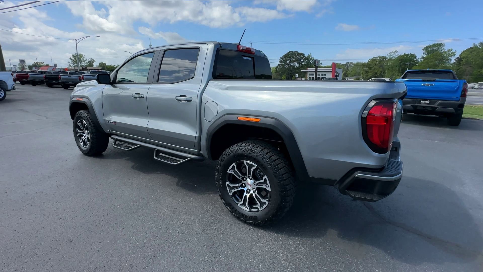 Used 2024 GMC Canyon AT4 w/ Technology Package AWD/4WD image 6