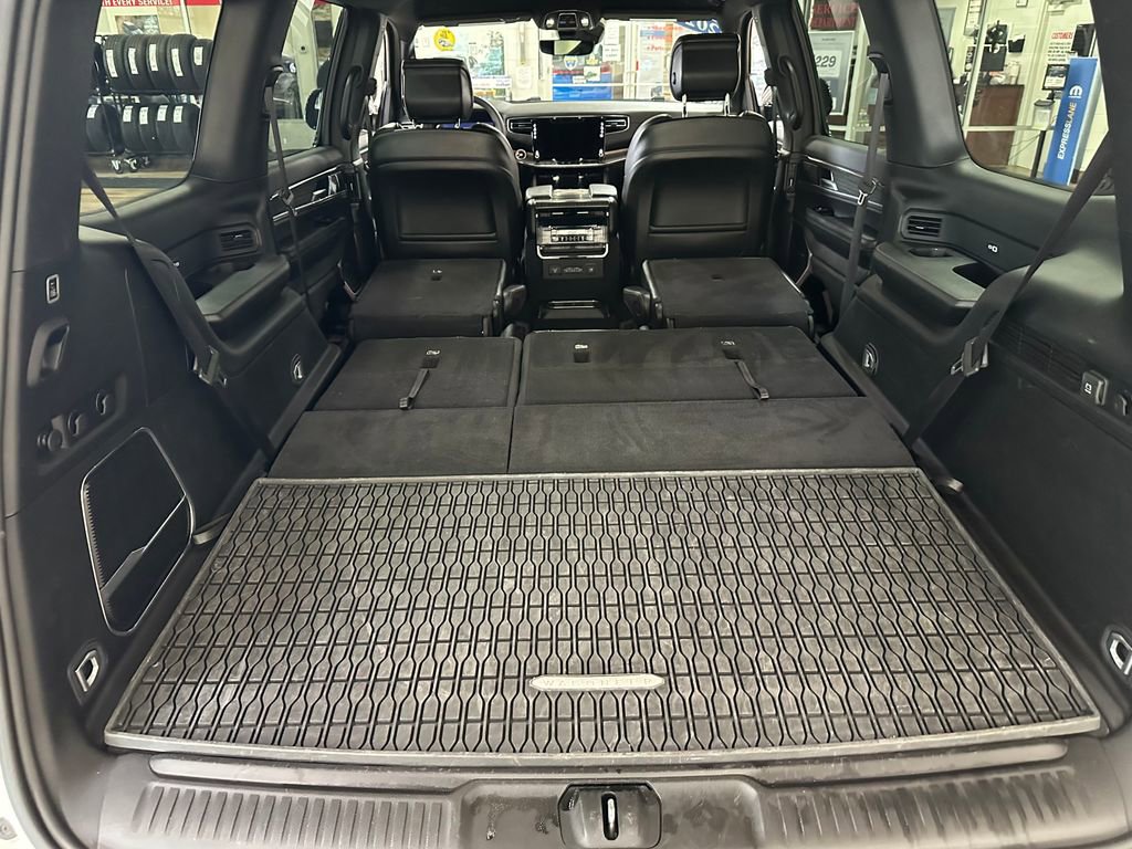 Certified 2024 Jeep Wagoneer Series II AWD/4WD image 44