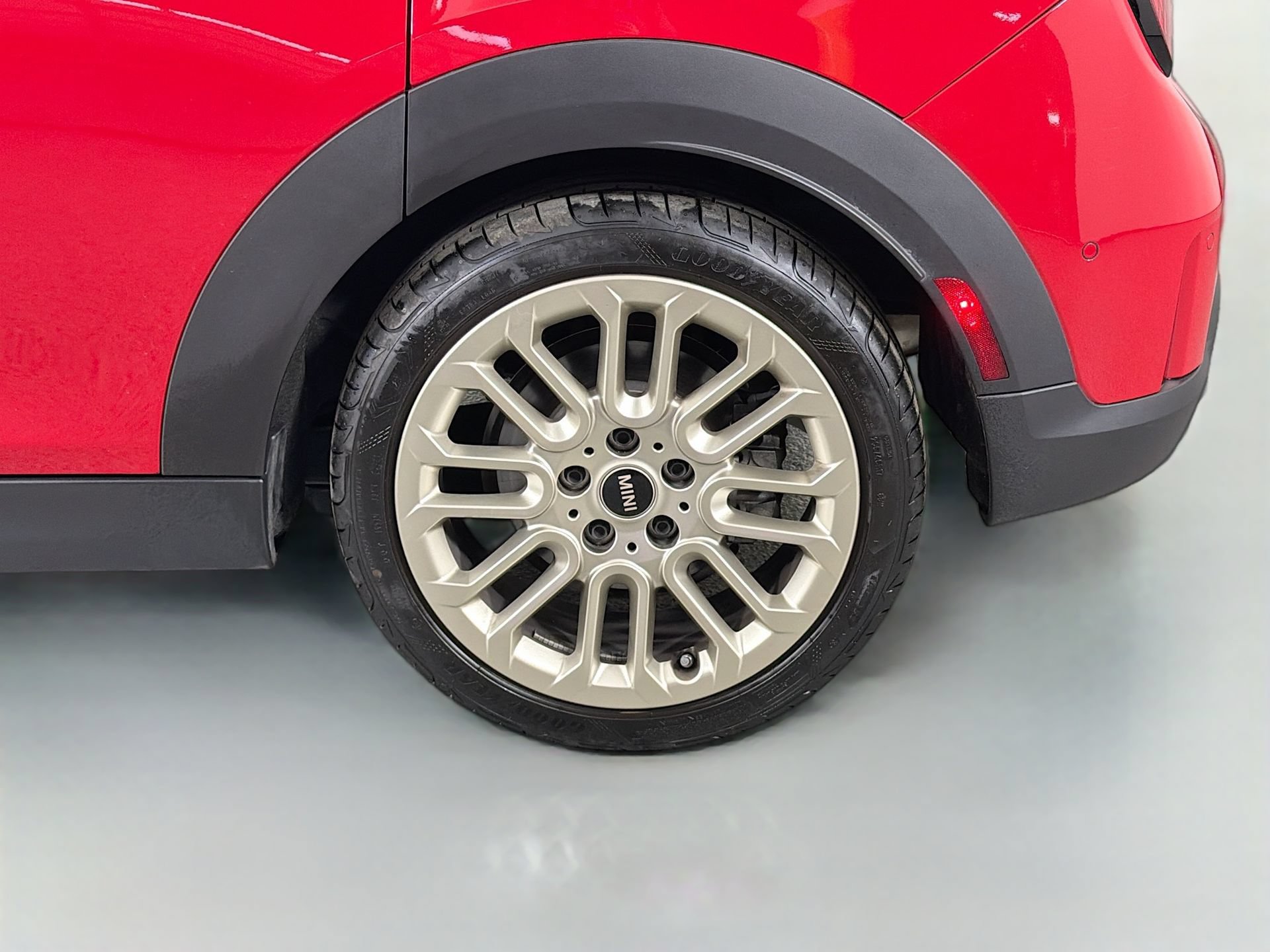 Used 2025 MINI Cooper S FWD image 33