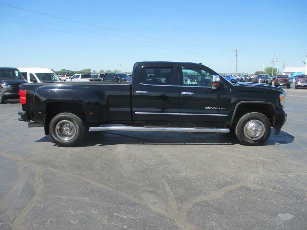 Used 2018 GMC Sierra 3500 Denali w/ Duramax Plus Package image 5