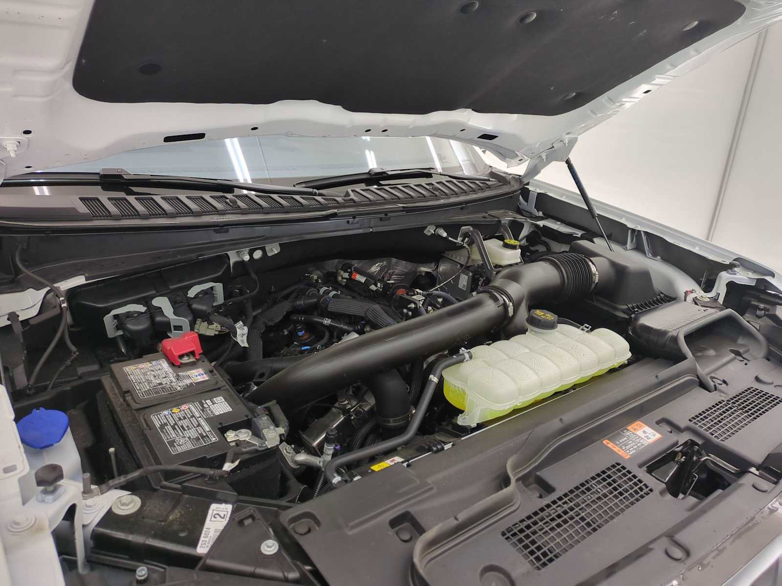 Used 2025 Ford Expedition Tremor AWD/4WD image 13