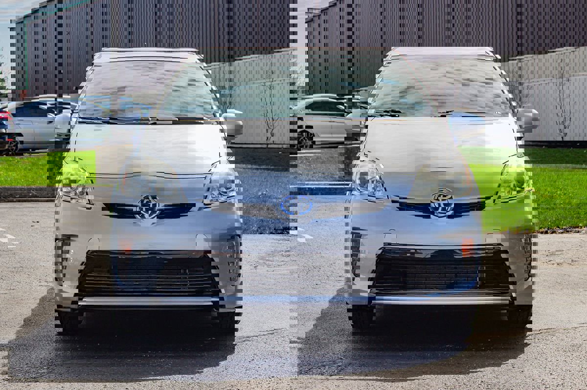 Used 2015 Toyota Prius Three FWD image 2