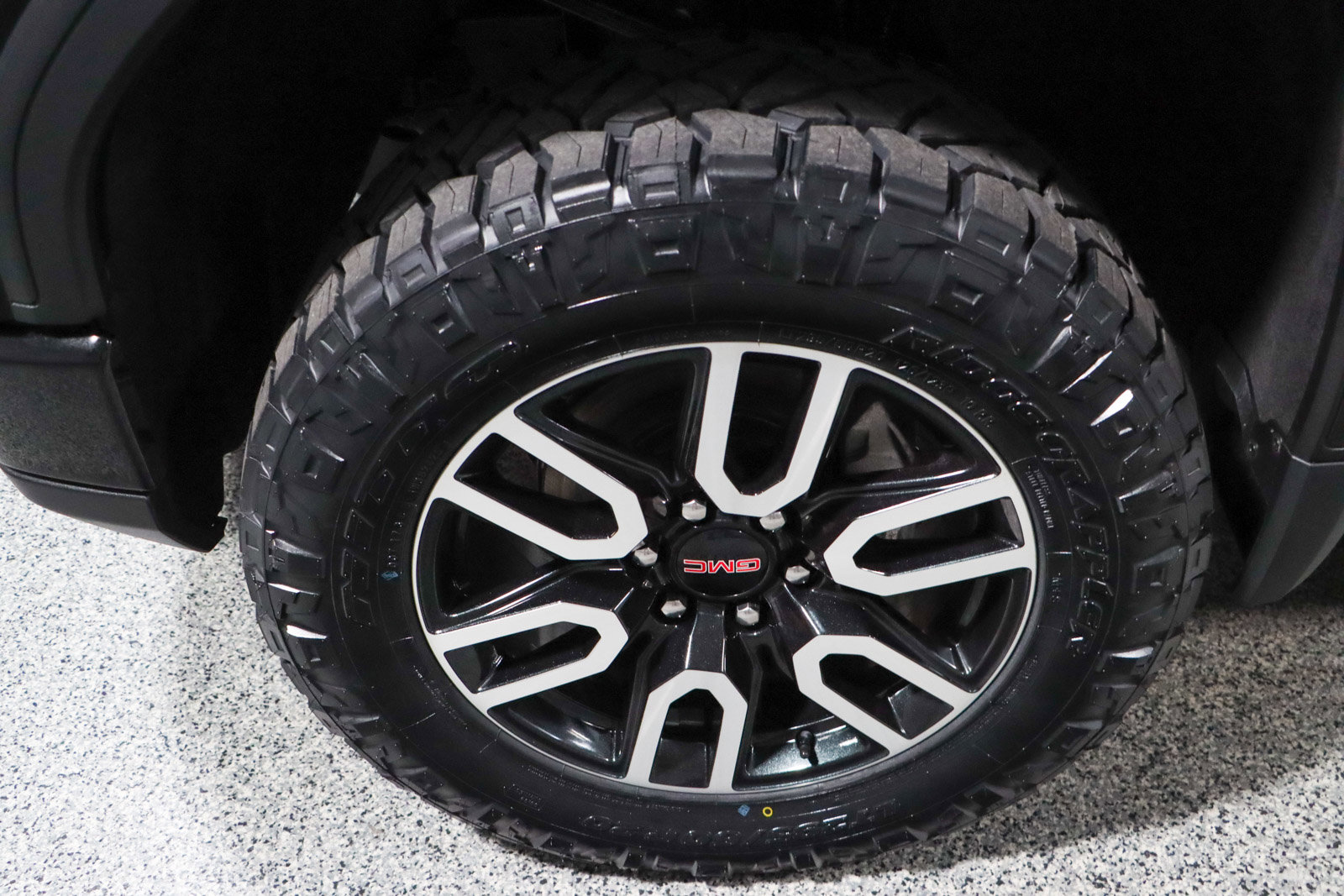 Used 2023 GMC Sierra 1500 AT4 w/ Technology Package image 11