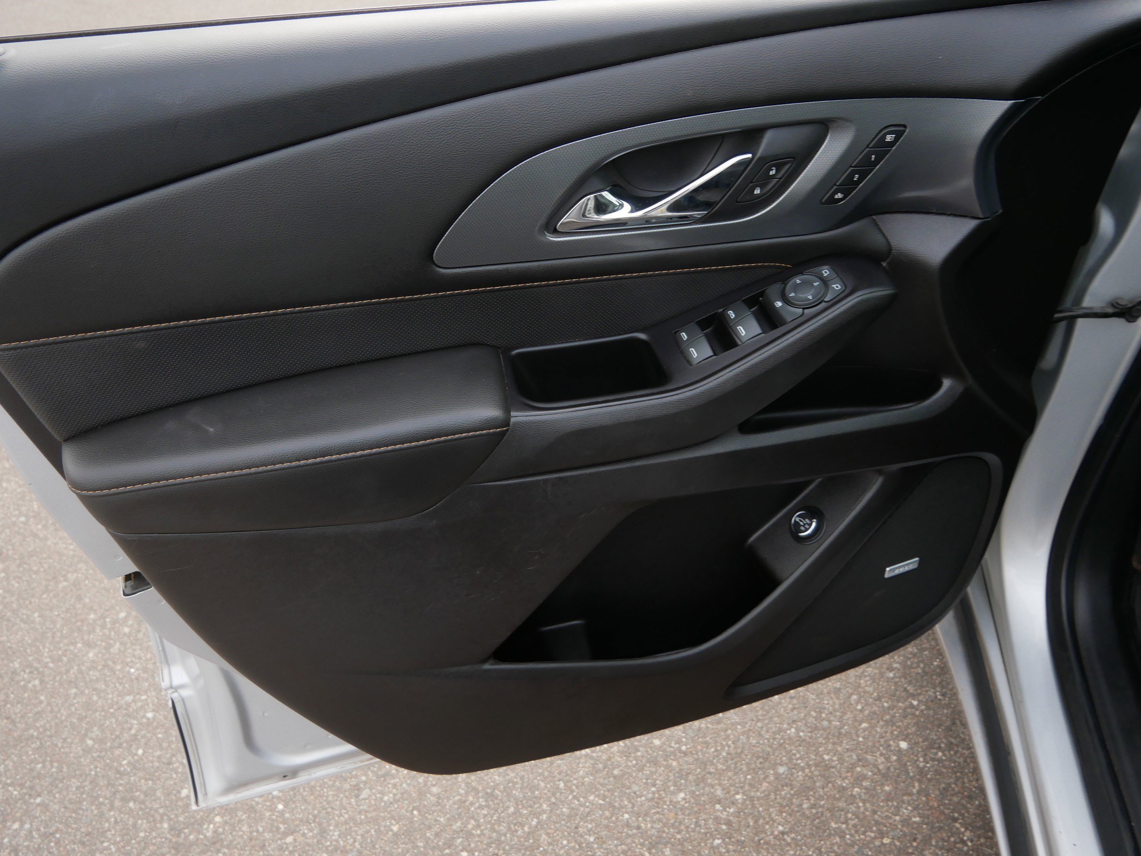 Used 2019 Chevrolet Traverse Premier AWD/4WD image 21