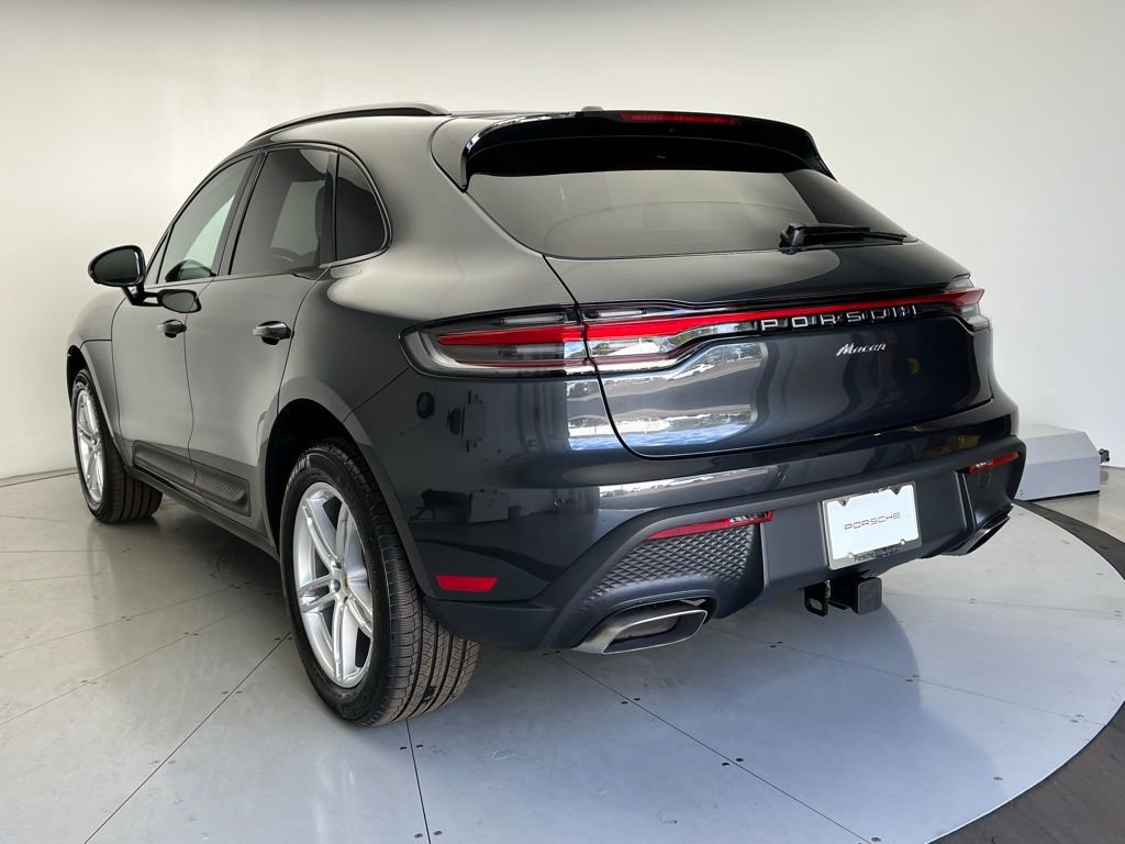 Used 2026 Porsche Macan AWD/4WD image 3