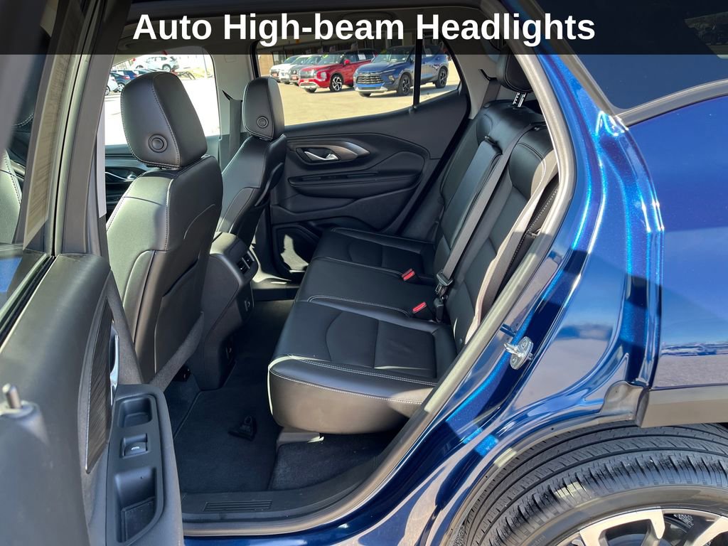 Used 2022 GMC Terrain SLT image 16