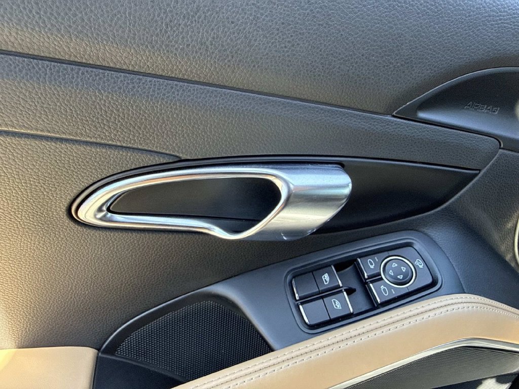 Used 2019 Porsche 718 Boxster RWD image 14