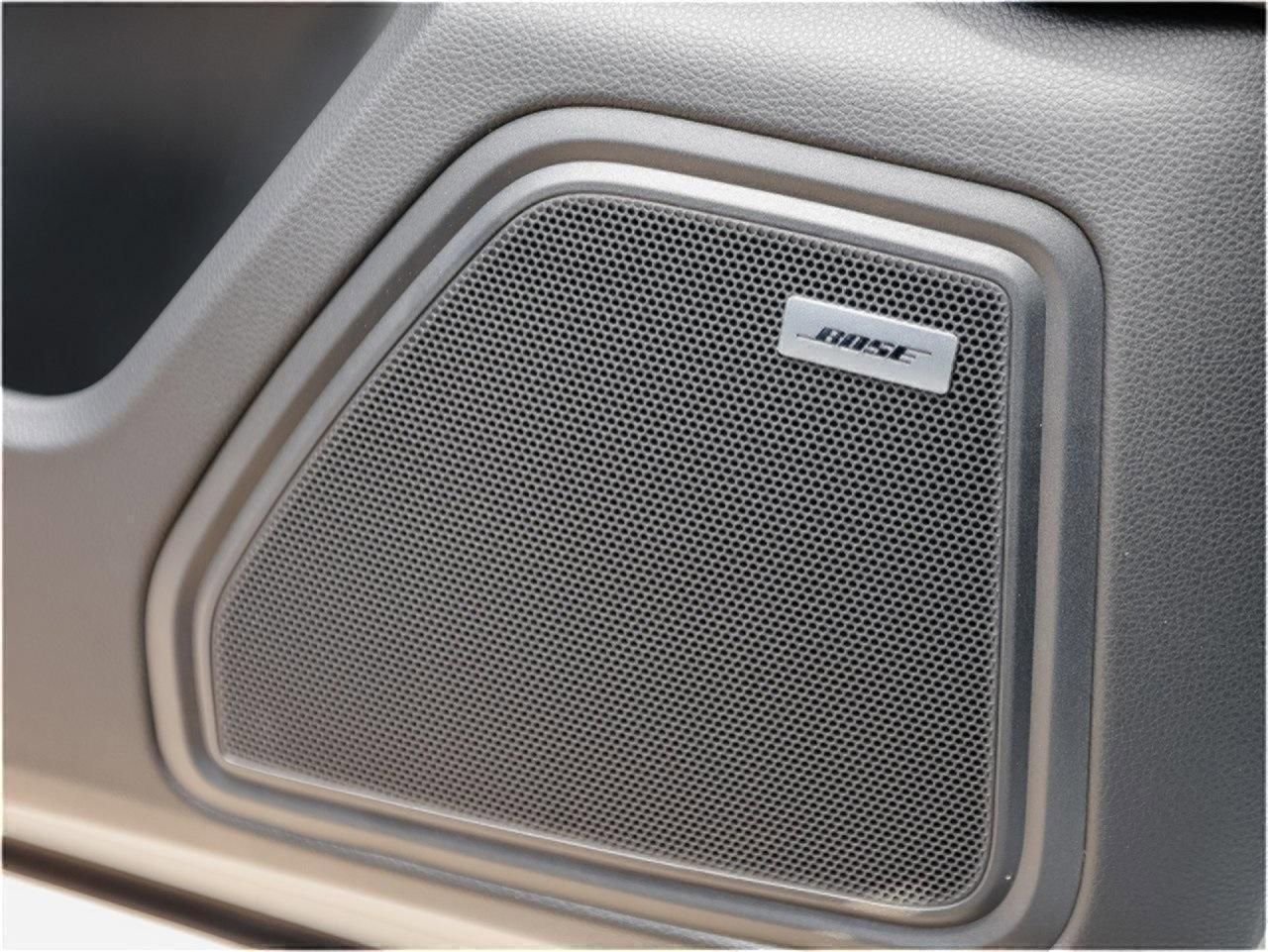 Certified 2025 Porsche Macan AWD/4WD image 22