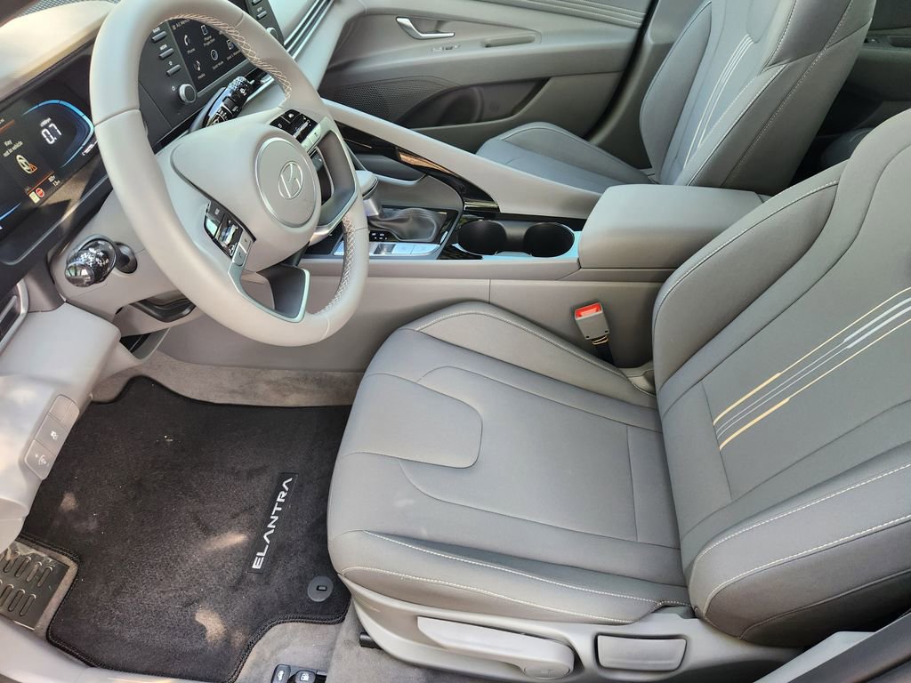 New 2026 Hyundai Elantra SEL Sport Premium FWD image 6