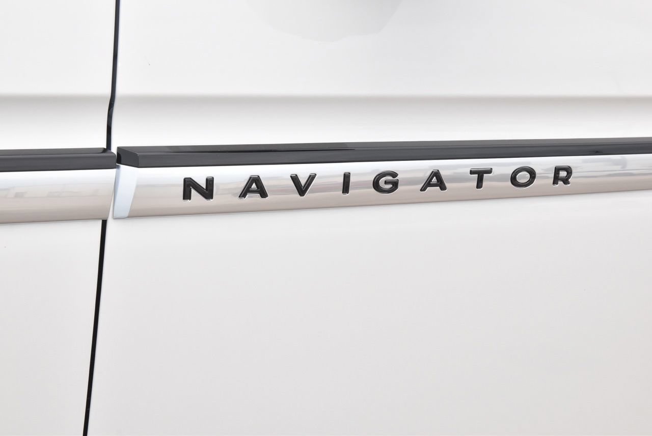 New 2026 Lincoln Navigator Reserve AWD/4WD image 45