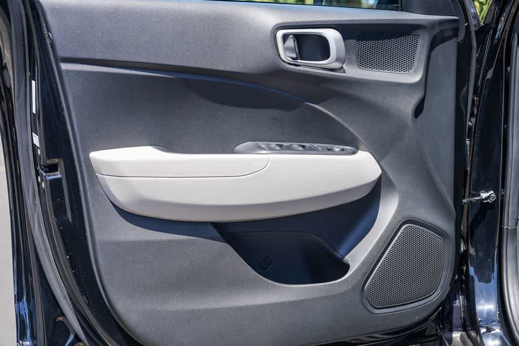 Certified 2024 Hyundai Venue SEL FWD image 21