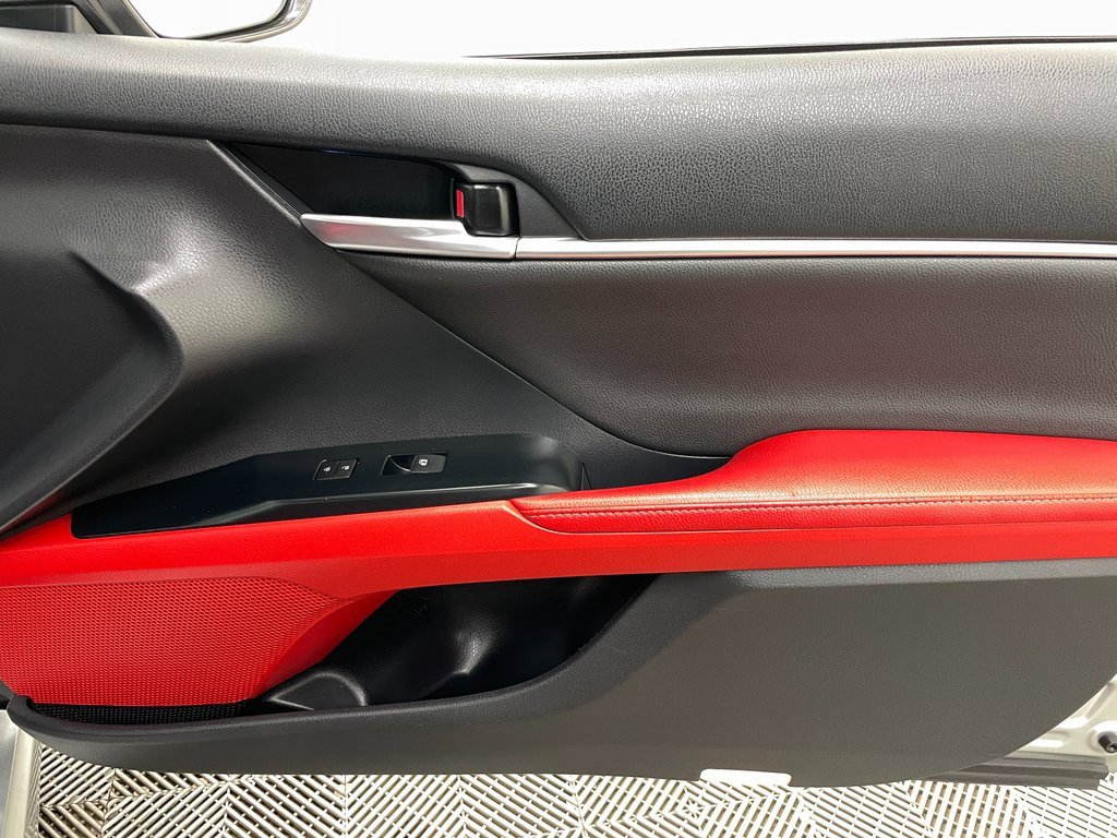 Used 2019 Toyota Camry XSE image 39